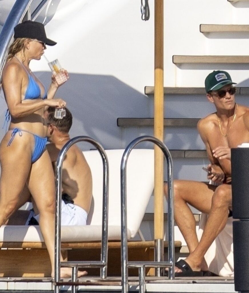 Tom Brady & Sofía Vergara Both Confirm Single