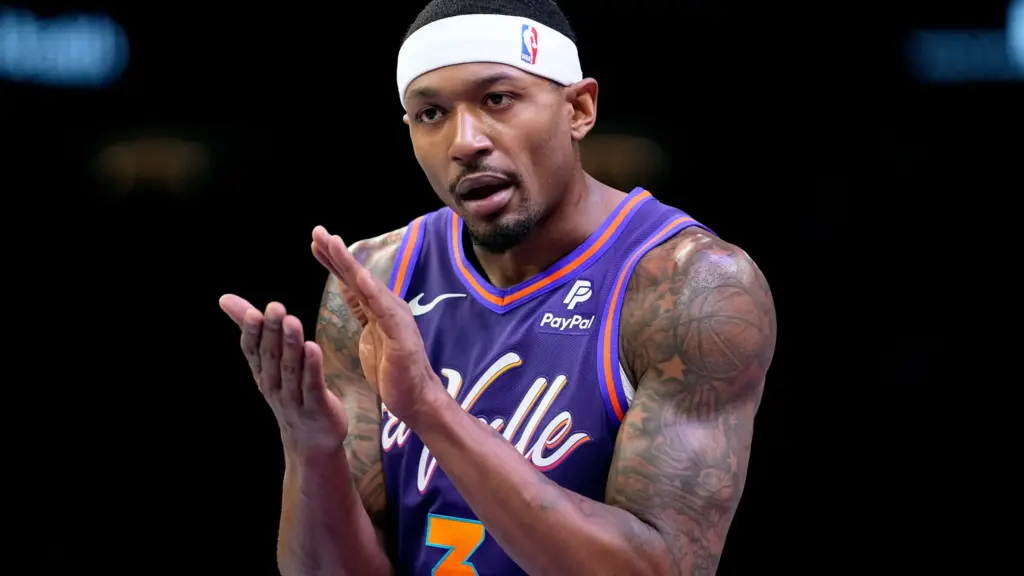 Bradley Beal leaves the Suns after a $13.9M buyout and signs with the Clippers. Explore his career, contract history, and estimated $150M net worth.