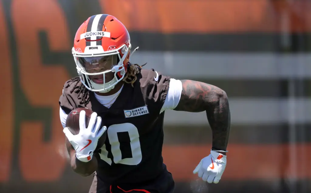 Browns RB Quinshon Judkins arrested in Florida on domestic battery charges. We explore his rookie contract, lifestyle, and what this means for his future.