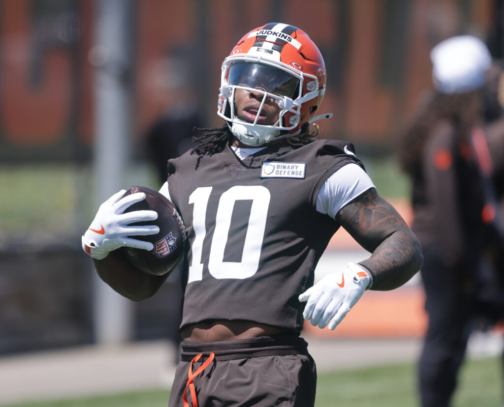 Browns RB Quinshon Judkins arrested in Florida on domestic battery charges. We explore his rookie contract, lifestyle, and what this means for his future.