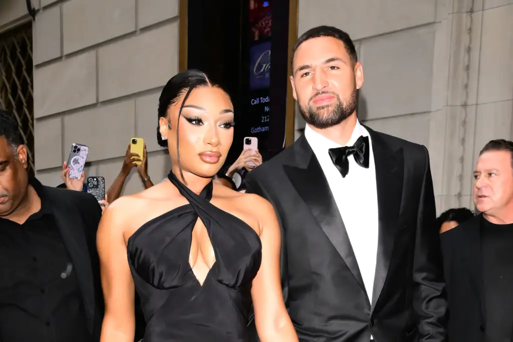 Klay Thompson & Megan Thee Stallion confirm romance on red carpet. Explore their $95–$110M net worth, career earnings, and cultural impact as a power couple.