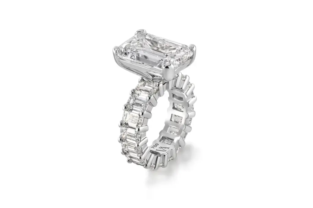 Cleveland Browns QB Deshaun Watson and Jilly Anais tied the knot with over 50 carats of custom Vikar Ahmed diamonds—celebrating love, luxury, and brand power.