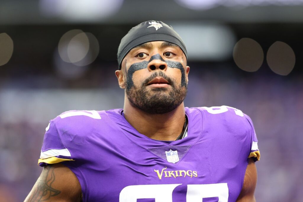 Everson Griffen was removed from a Delta flight on July 16, 2025. We explore the incident, his NFL career, net worth, and legacy on and off the field.