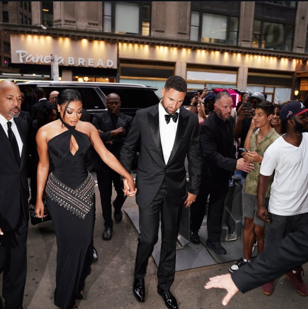 Klay Thompson & Megan Thee Stallion confirm romance on red carpet. Explore their $95–$110M net worth, career earnings, and cultural impact as a power couple.