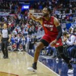 Heats-Dwyane-Wade-re-enacts-final-play-of-2006-NBA-Finals-on-Mavs-court