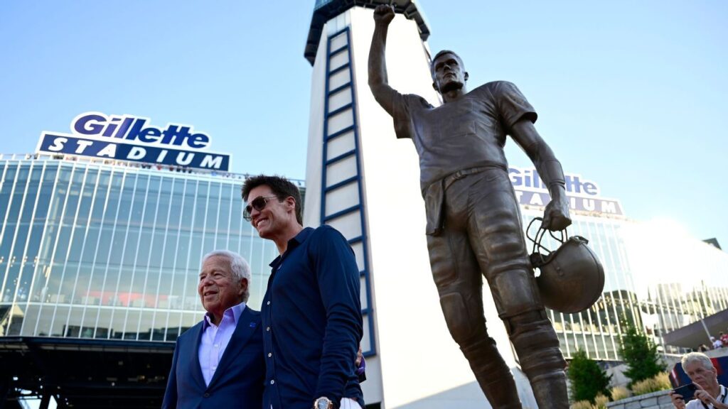 Patriots Tom Brady statue