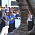 tom-brady-gives-honest-reaction-as-his-12-foot-statue-is-unveiled-1754694905