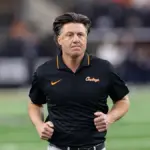 mike-gundy-running-92325